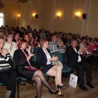 %C3%9Cnnepi%20m%C5%B1sor%20hallgat%C3%B3i