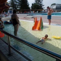 09a%20gyermek%20medence